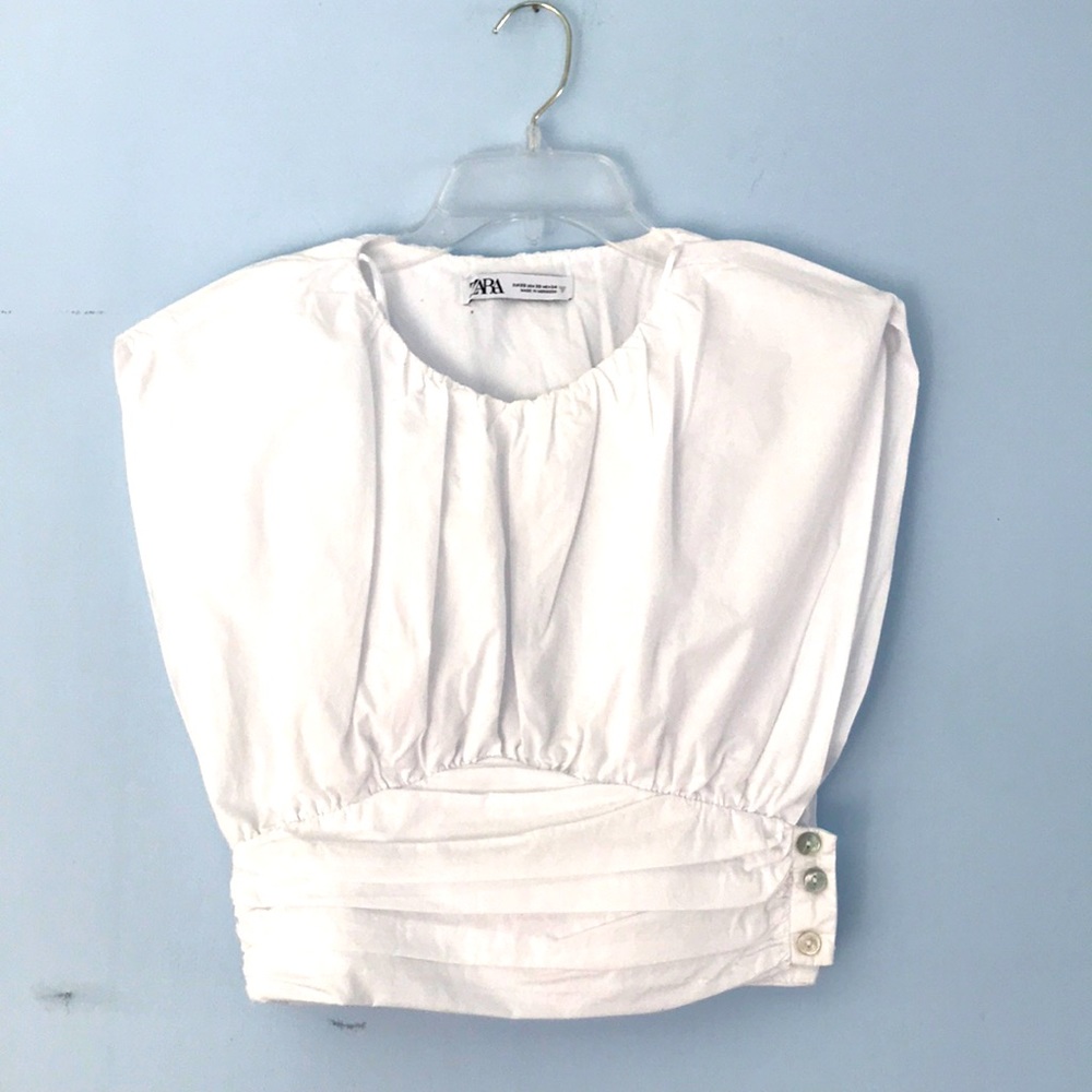 ZARA- Gorgeous white blouse size xs